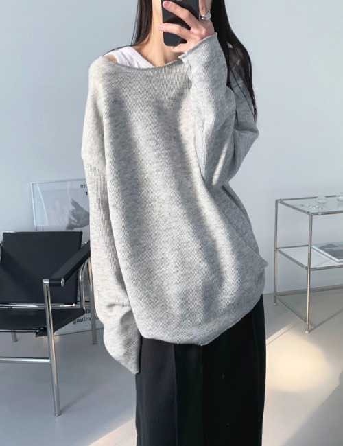 natural cutting loose-fit knit