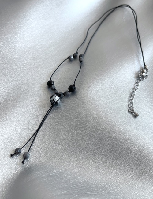 black beads string necklace